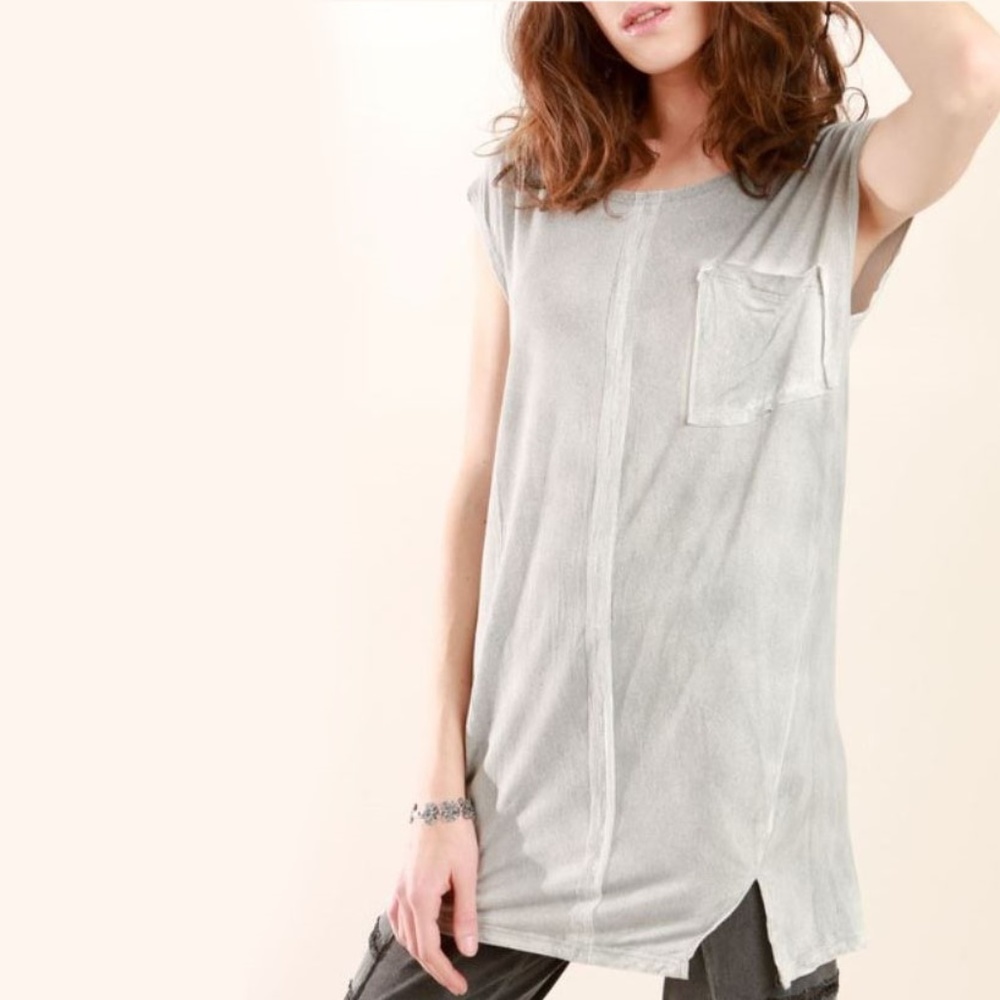 Sleeveless Top with Exposed Seams in Fog